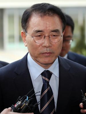 '채용비리' 의혹 조용병 신한금융 회장, 첫 재판 참석