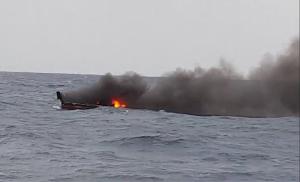 포항 동쪽 해상서 어선 화재…3명 구조·3명 실종