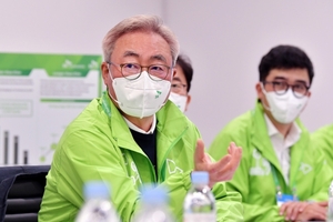 김준 SK이노 부회장, 탄소중립 통근·출장 도입 선언