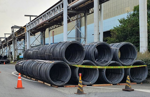 화물연대 파업에 포스코 일부 공장 멈춰···철강업계 물류난 악화