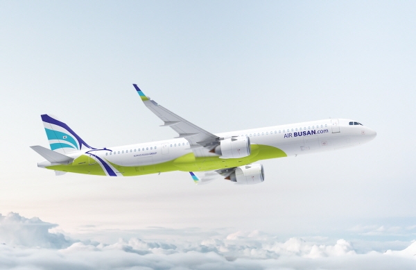 오는 27일 취항 10주년을 맞는 에어부산이 25일 향후 10년 계획을 발표했다. 2019년 10월과 12월에 도입예정인 유럽연한소속 항공기 제작업체인 에어버스(AIRBUS)의 A321neo LR(Long Range) 조감도. (사진=에어부산)