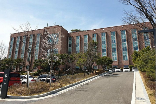 경기도 용인에 자리한 '기아차 오산교육센터'가 경기도에서는 두 번째 코로나19 생활치료센터로 활용된다. (사진=연합뉴스)