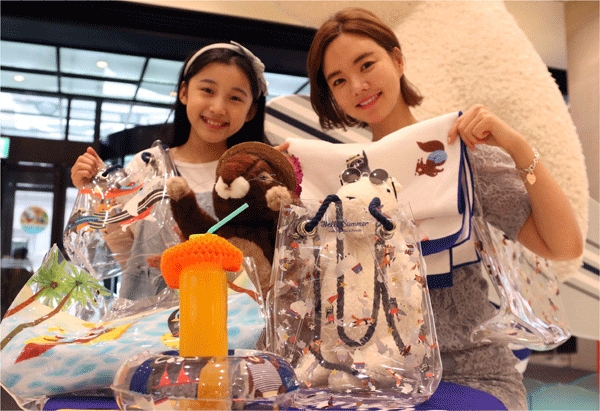 17일 오전 서울 중구 신세계백화점 본점에서 모델들이 푸빌라 상품을 소개하고 있다. (사진=신세계백화점) 