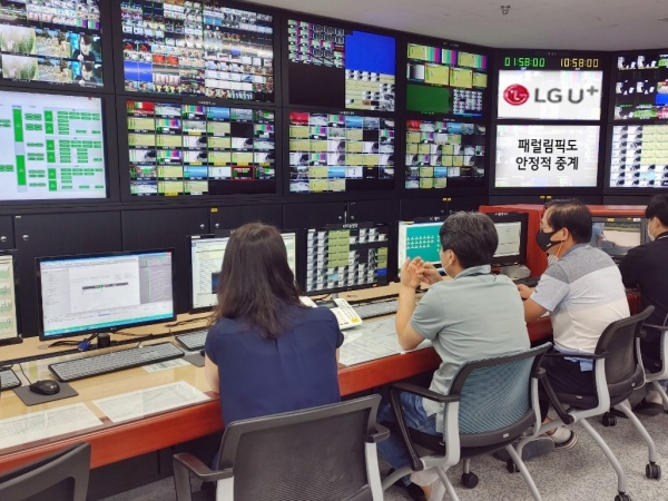 안양방송센터에서 올림픽 기간 중 LG유플러스의 직원들이 방송중계서비스를 지원하고 있는 모습. (사진=LG유플러스)