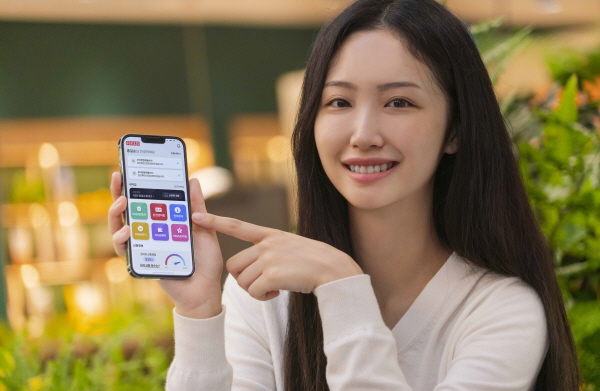 SK텔레콤은 더 많은 고객들이 전자증명서 서비스를 이용할 수 있도록 디지털증명 발급·제출 서비스 '이니셜'을 본인확인 서비스 앱인 패스에서도 사용할 수 있도록 SKT 고객용 패스 앱을 개편했다고 13일 밝혔다. (사진=SK텔레콤)