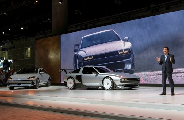 현대자동차가 18일 LA오토쇼에서 아이오닉6를 북미 최초로 선보였다. (사진=현대자동차)