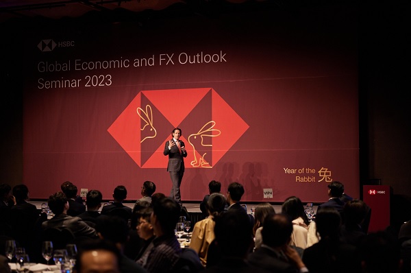 프레드릭 뉴먼 HSBC 아시아 총괄 이코노미스트가 '글로벌 경제·외환 전망 세미나'에서 발언하고 있다. (사진=HSBC)