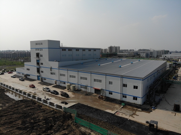 포스코는 22일 중국 저장성(浙江省)에서 해외 첫 양극재 공장의 준공식을 개최하고 글로벌 이차전지소재 시장에 본격 진출을 알렸다. (사진=포스코)