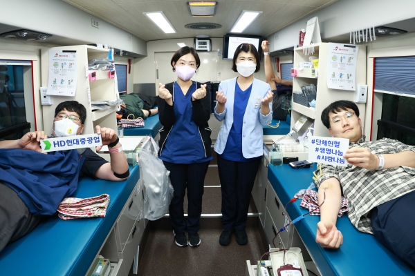 지난 29일 HD현대중공업 울산 본사에서 임직원들이 단체 헌혈을 실시하고 있다. (사진=HD현대)