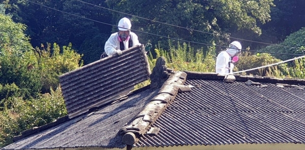 석면 슬레이트 지붕 제거 (사진=경기도 제공 자료사진)