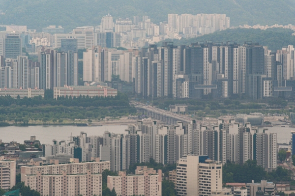 26일 서울 남산에서 바라본 서울 시내 아파트 단지 모습. (사진=연합)