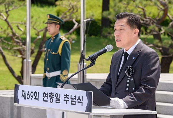 이재준 수원시장이 6일 제69회 현충일 추념식에서 추념사를 하고 있다. (사진=수원시)