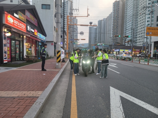 지난 11일 단속 사진. (사진=김해시)