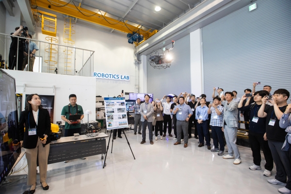 용인 마북동에서 열린 ‘혁신 R&D 건설로봇 기술 시연회’ (사진=현대건설)