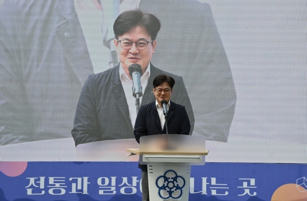 김병수 김포시장이 지난 21일 '다담축제'에서 인사말을 하고 있다. (사진=김포시)