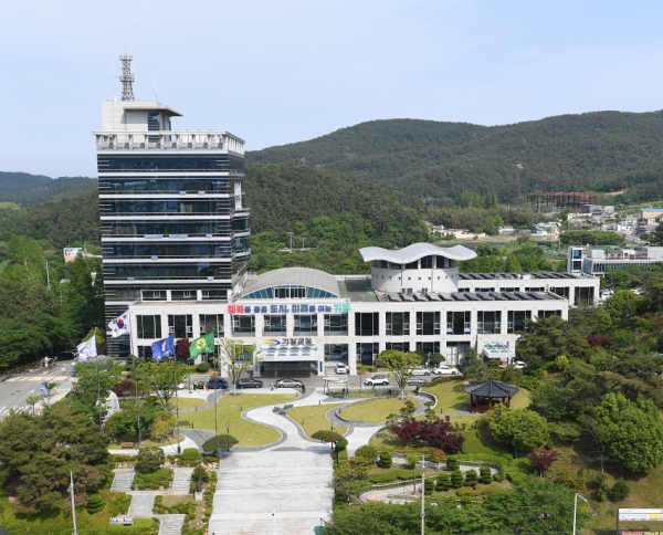 기장군청 전경.