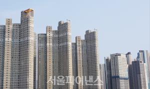 2분기 전국 아파트값 5년 만에 최대폭 하락…서울은 상승