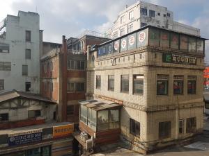 "을지면옥·양미옥 보존한다"…서울시, 을지로 재개발 전면 중단