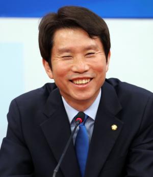민주 새 원내대표에 이인영···'86그룹 대표'