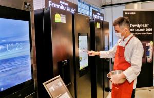 삼성전자, '패밀리허브' 냉장고 싱가포르 출시