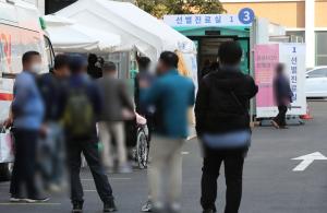 코로나19 신규확진 72명···한글날 연휴 감염 촉각