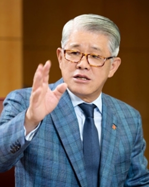 법원, 횡령 혐의 최신원 회장 보석 '기각'···"증거인멸 우려"
