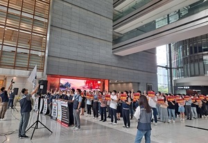 강석훈-산은 노조, '부산이전' 협의 답보···인력이탈 가속화 