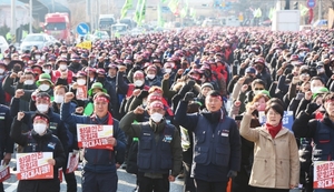 화물연대 파업 13일째 피해액 3.5조···노정 갈등 최고조