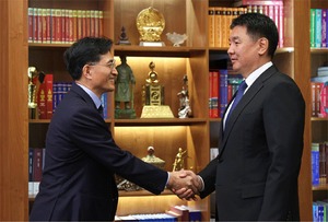 진재승 유한킴벌리 사장, 몽골 대통령 만나 기후변화 대응 협력 다짐