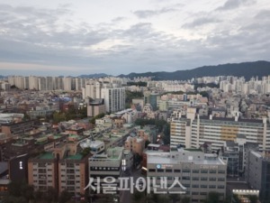 바닥 찍었나···서울 아파트값, 전고점 87%선 회복