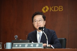 [신년사] 강석훈 산업은행 회장 "초저성장 위기 극복 앞장···산업개혁 선도"
