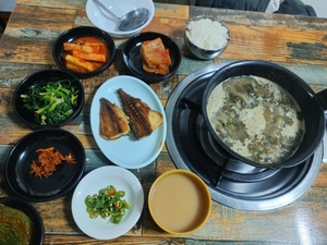 [맛집투어] 전주 물짜장·번데기·수제 모주 '소담소담'
