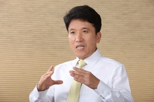 법원 "함영주 하나금융 회장 'DLF 중징계' 취소···징계 다시 정해야"