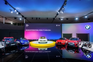 [부산모빌리티쇼] BMW, 전기 SUV iX2 국내 첫 공개···올 3분기 출시